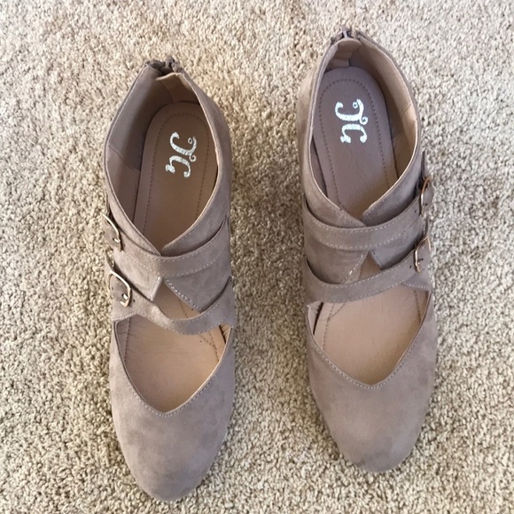 JG Size 12 ankle zippered booties with straps - Picture 1 of 8